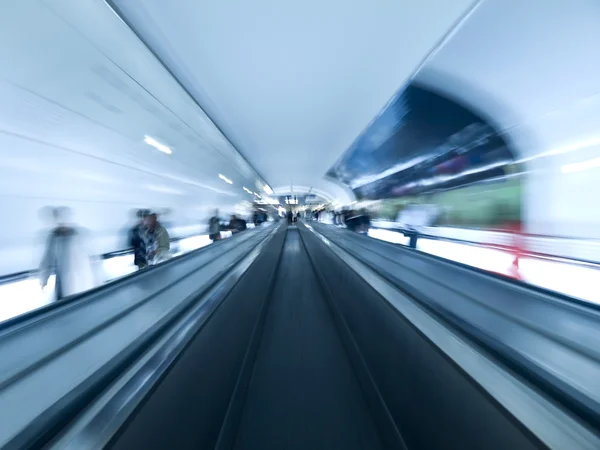 Moderne loopbrug tunnel — Stockfoto