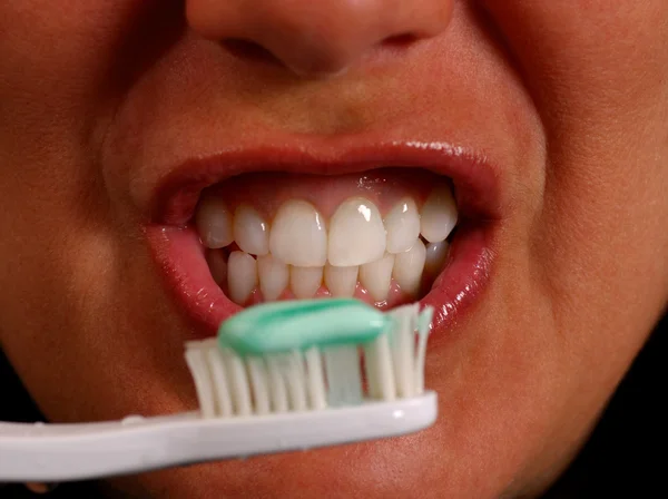 2 diş fırçalama — Stok fotoğraf