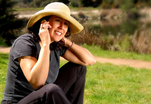 Country Girl On Phone — Stock Photo, Image