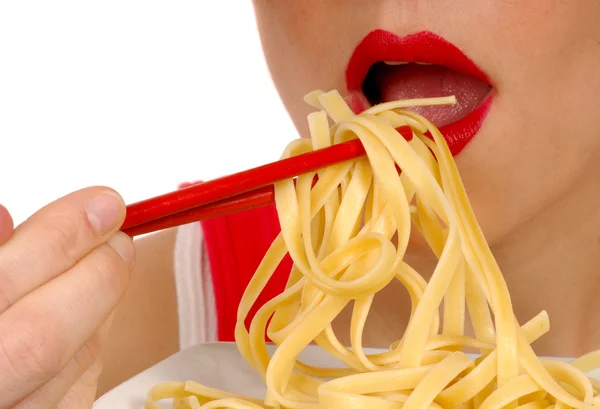 Žena jíst těstoviny 4 — Stock fotografie