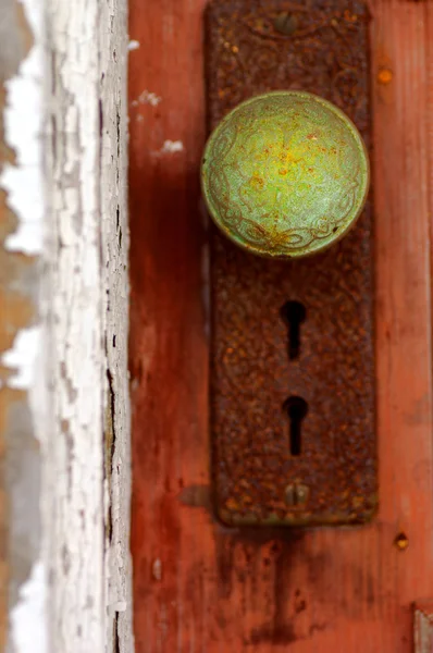 緑青のドアのノブ — ストック写真