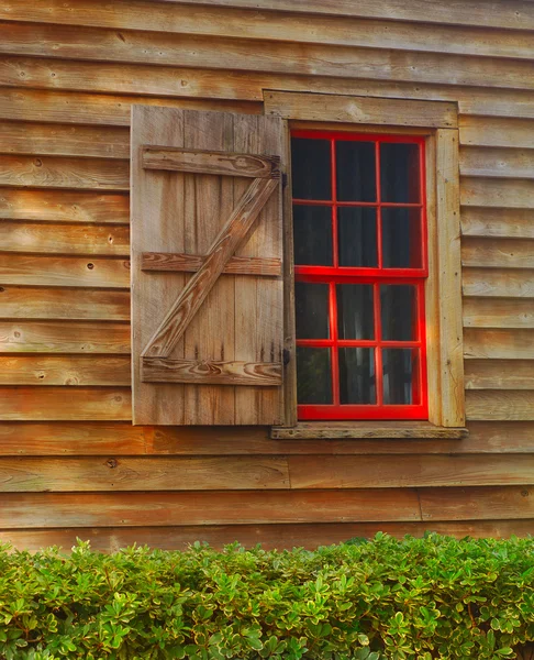 Röda fönster — Stockfoto