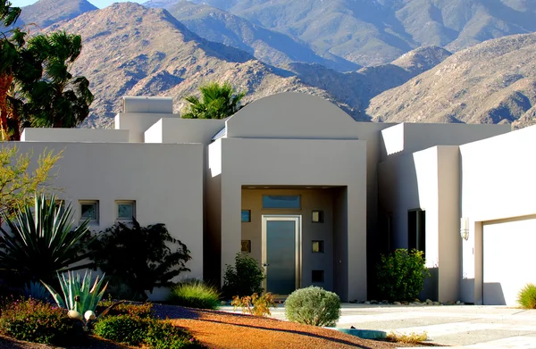 Bella casa nel deserto — Foto Stock