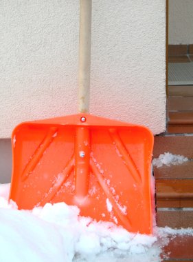 Snow shovel clipart