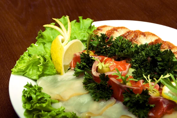 开胃菜做的鱼和肉 — 图库照片