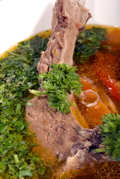 Sopa quente apetitosa em um prato de sopa — Fotografia de Stock