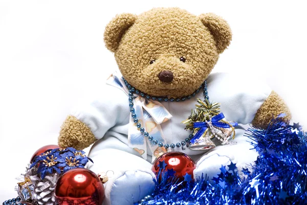 クリスマスの装飾と柔らかいクマ — ストック写真