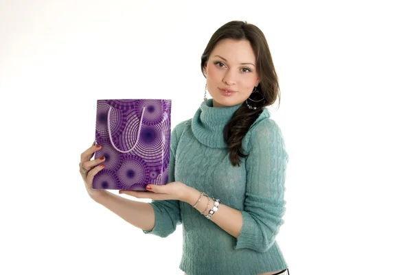 Νεαρό κορίτσι με τσάντα για ψώνια — Φωτογραφία Αρχείου