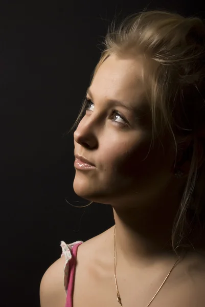 Portret van een jonge blonde — Stockfoto