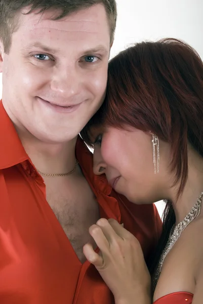 Jeune couple en rouge — Photo