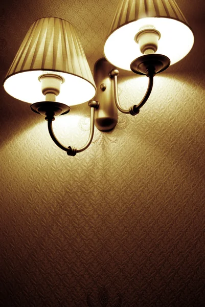 Foto Der Retro Wandlampe Mit Schummrigem Licht Braunen Farben — Stockfoto