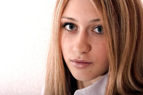 Portret Młoda Ładna Blondynka — Zdjęcie stockowe