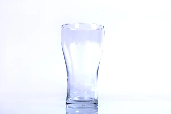 Bicchiere sopra bianco — Foto Stock
