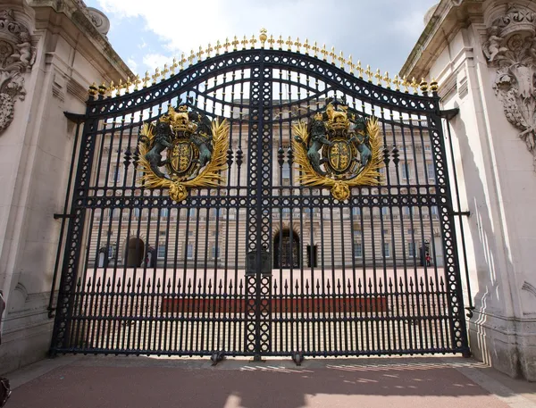 Porta do palácio de Buckingham — Fotografia de Stock