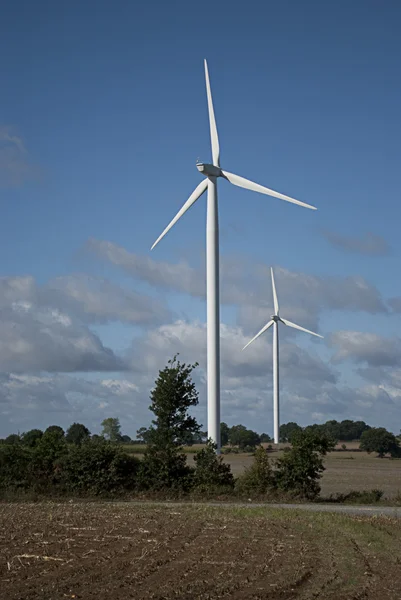 Větrná turbína v flieds — Stock fotografie
