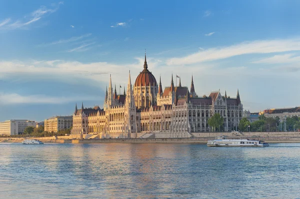Het Parlement in Boedapest — Stockfoto