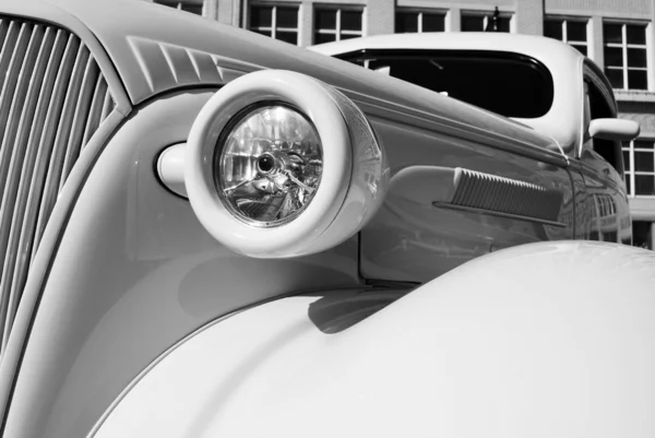 30 代からの古典的なセダンの車 — ストック写真