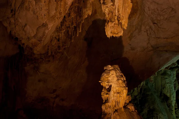 Der weiße Höhlenforscher — Stockfoto