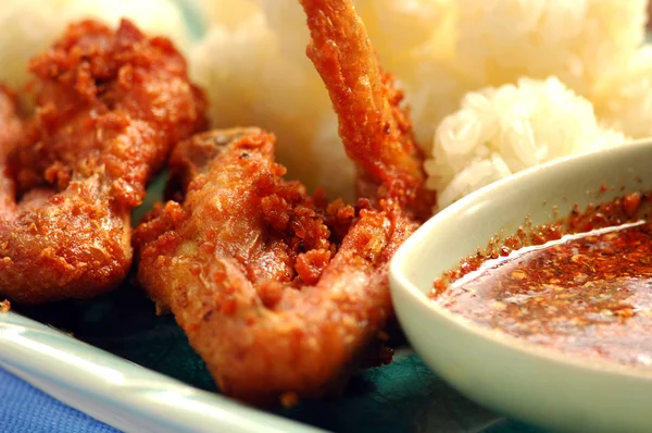 Pollo frito y arroz pegajoso —  Fotos de Stock