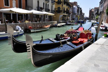 Góndolas en Venecia clipart