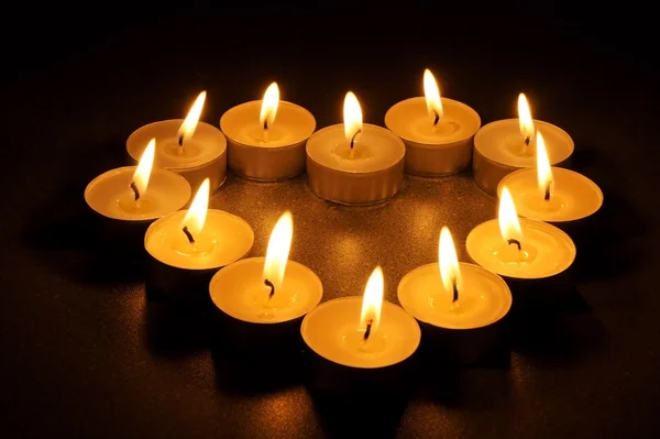Heart from candles — Stock Photo, Image