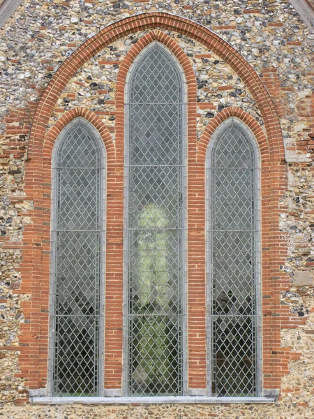 Церковное окно — стоковое фото