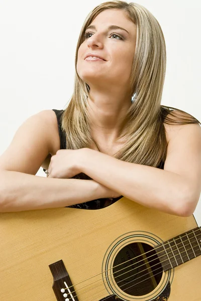 Nő, gitár — Stock Fotó
