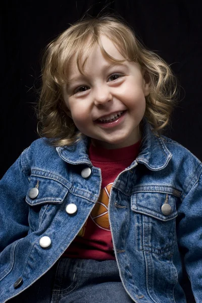 Μικρό παιδί που είναι χαμογελώντας — Φωτογραφία Αρχείου