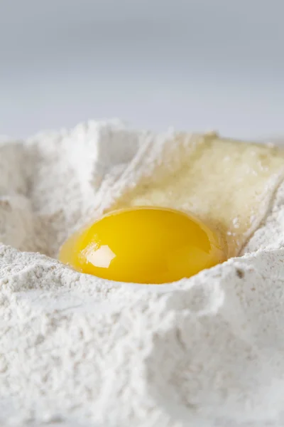 Huevo y harina — Foto de Stock