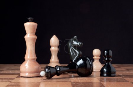 Groupe de pièces d'échecs 