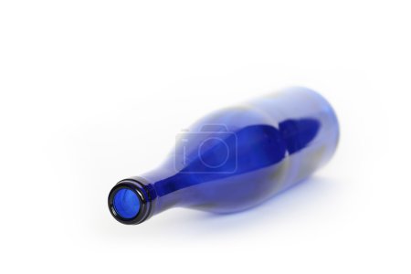 Bouteille vide bleue 