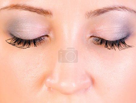 Gros plan du visage avec un beau maquillage 