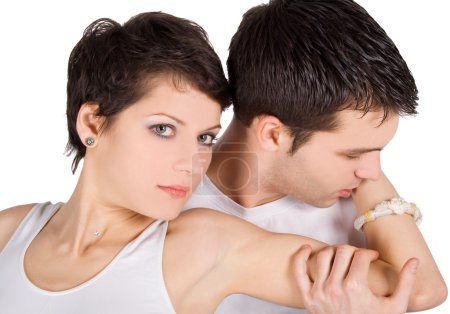 Photo d'un jeune couple amoureux 