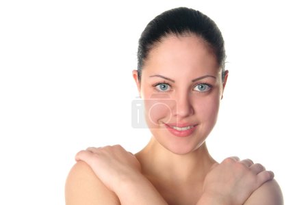 Jeune femme beautyfull portrait sur un whi 