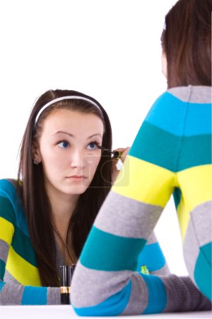 adolescent mettre sur make up 