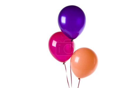 Groupe de ballons isolés sur blanc 
