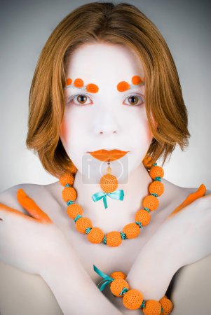 Fille orange 