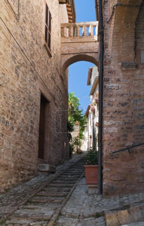 Une ruelle. Salut. Ombrie .