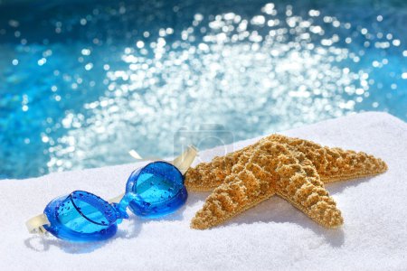 Lunettes sous-marines avec étoile de mer 