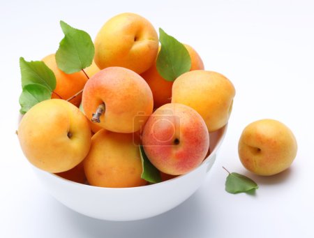 Vaisselle aux abricots moelleux .